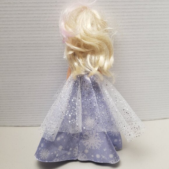 Barbie Doll Dreamtopia Winter Princess - Picture 8 of 10